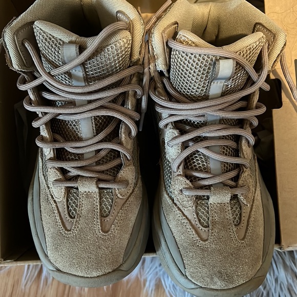 Yeezy Dsrt Boot Color Rock - Picture 3 of 4
